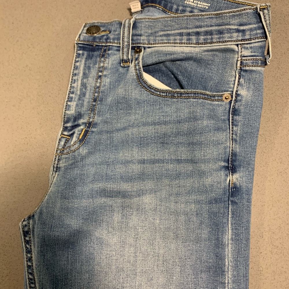 GoodieFellow Light-Wash Jeans